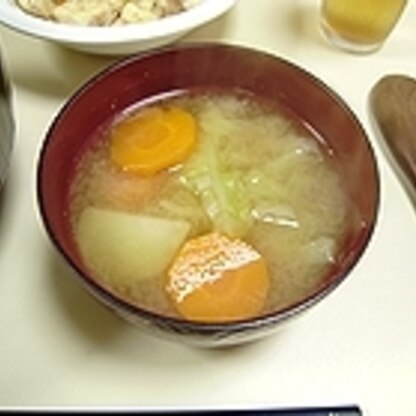 お野菜たっぷりで食べ応えのあるお味噌汁に仕上がりました。美味しかったです。